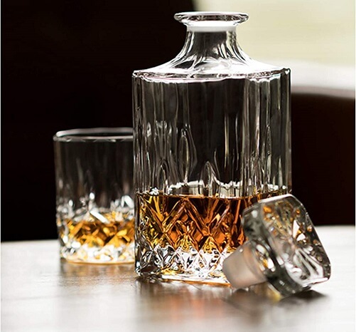 Crystal-Glass-Liquor-Dispenser-for-Bourbon-gifts-for-bourbon-lovers