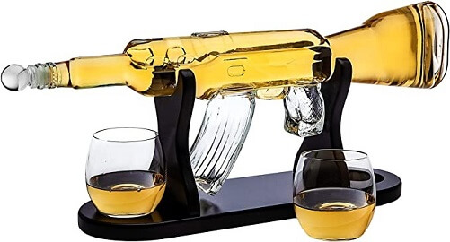 Whiskey-Decanter-Rifle-with-2-Whiskey-Glasses-gifts-for-bourbon-lovers