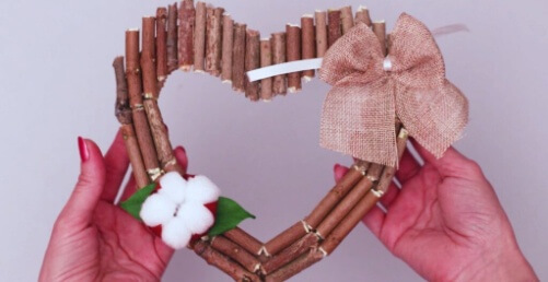DIY-Rustic-Twig-Heart-Wall-Art-DIY-Christmas-gifts-for-mom