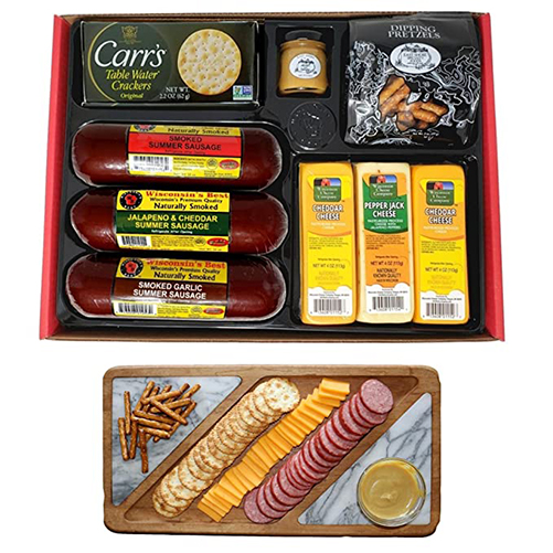 Charcuterie-And-Cheese-Gift-Box-relaxing-gifts-for-new-moms