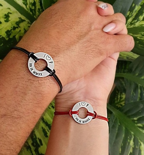His-and-Hers-bracelet-Best-honeymoon-gifts