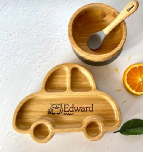 Personalized wooden set of dishes
