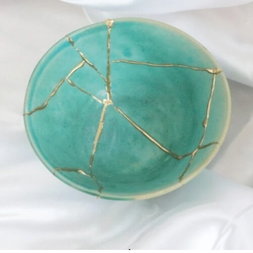 Kintsugi-Loo-Japanese-Ceremic-Bowl-50th-anniversary-gifts-for-wife