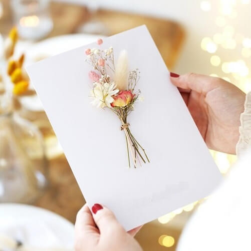 Dried-Flower-Greeting-Card-Ideas-for-wrapping-gift-cards