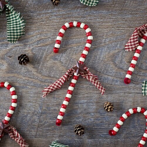 Beaded-Candy-Cane-Ornament-DIY-Christmas-ornaments-as-gifts