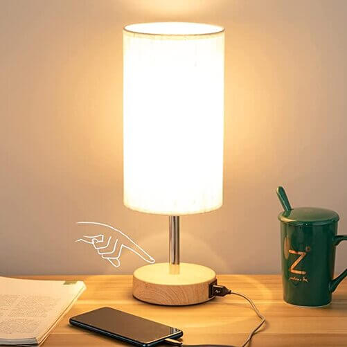 Bedside-Lamp-with-USB-Port-five-senses-gift-ideas