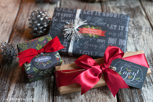 Chalkboard-Christmas-Gift-Labels-and-Tags-free-printable-Christmas-gift-tags