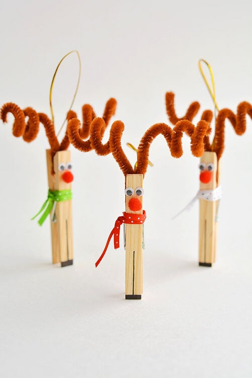 Clothespin-Reindeer-Ornaments-DIY-Christmas-ornaments-as-gifts