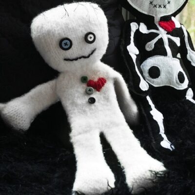 Felted-Mummy-Dolls-Halloween-Crafts-for-Adults