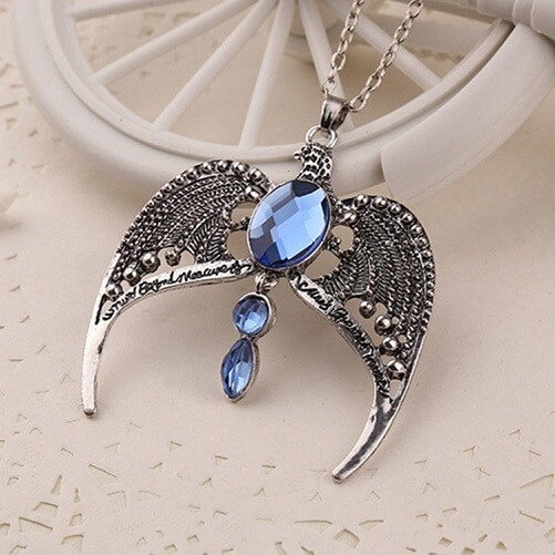 Rowena-Ravenclaw-necklace-Best-Ravenclaw-gifts