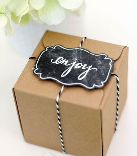 Use-chalkboard-paint-as-a-gift-tag