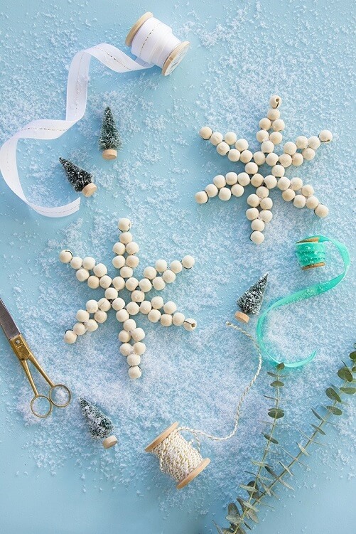 Wood-Bead-Snowflake-Ornament-DIY-Christmas-ornaments-as-gifts