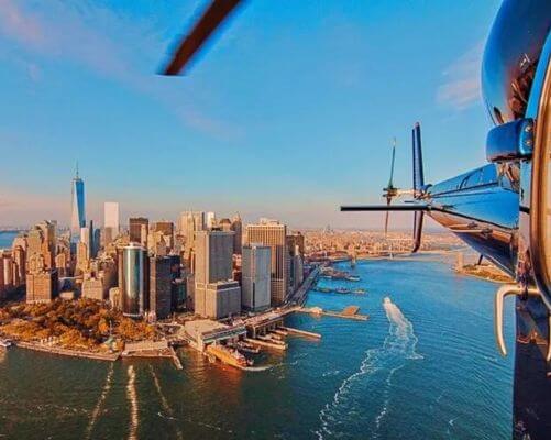 take-a-helicopter-tour-Experience-Gifts-New-York-City