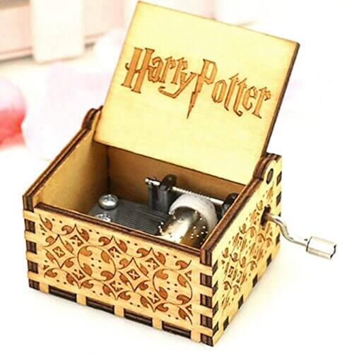 Harry-Potter-Wooden-Hand-Cranked-Collectable-Engraved-Music-Box