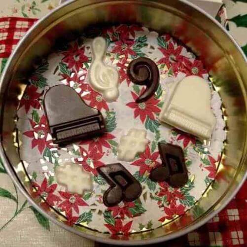 Custom-Music-Mold-Chocolates-DIY-Christmas-Gifts-for-Teachers