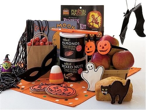 Haunted-House-Decoration-Basket Spooky Basket Guide