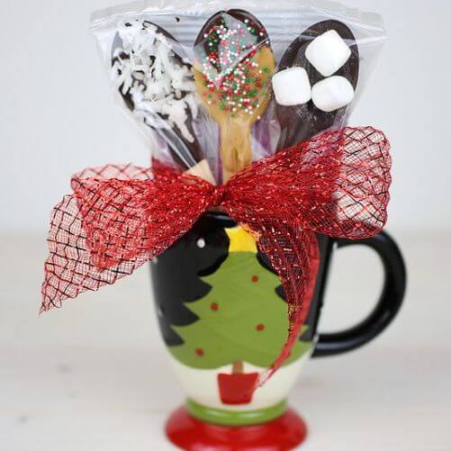 Hot-Chocolate-Spoon-DIY-Christmas-Gifts-for-Teachers