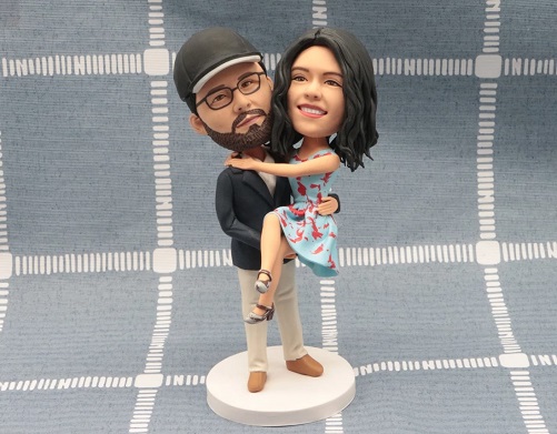 Personalized-Bobbleheads-anniversary-gifts-mom-dad