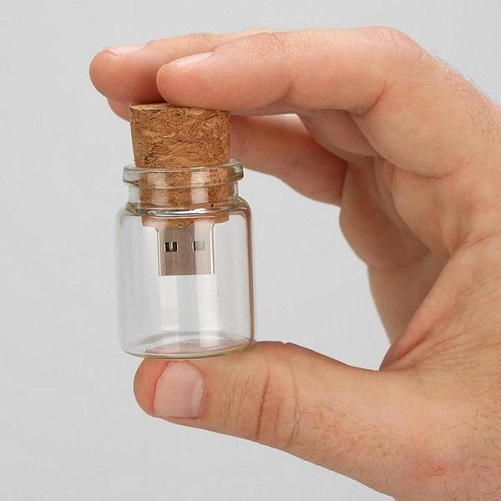 USB-Message-in-a-Bottle-DIY-gifts-for-long-distance