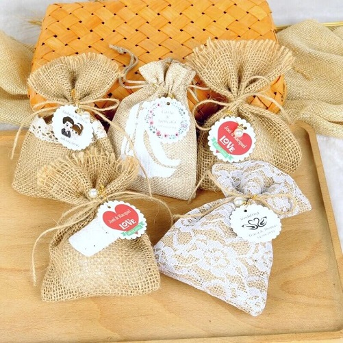 Burlap-Bags-wedding-gift-wrapping-ideas