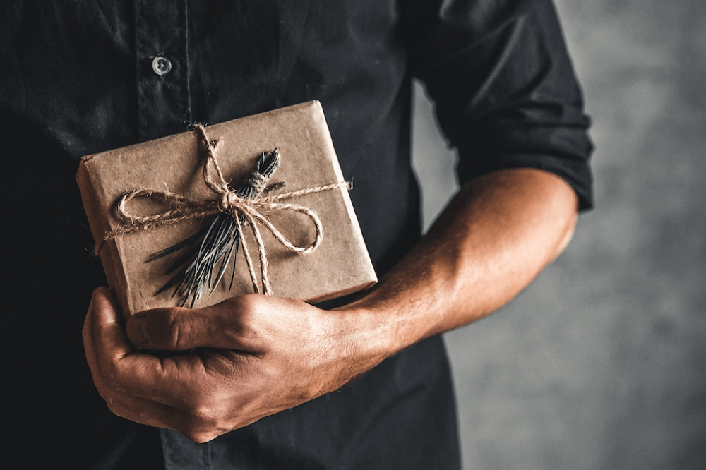 How-often-should-gifts-be-given-for-men