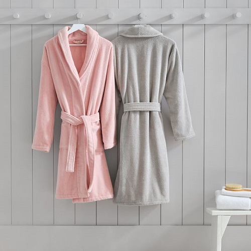 Quick-Dry-Bathrobe-gifts-that-start-with-q