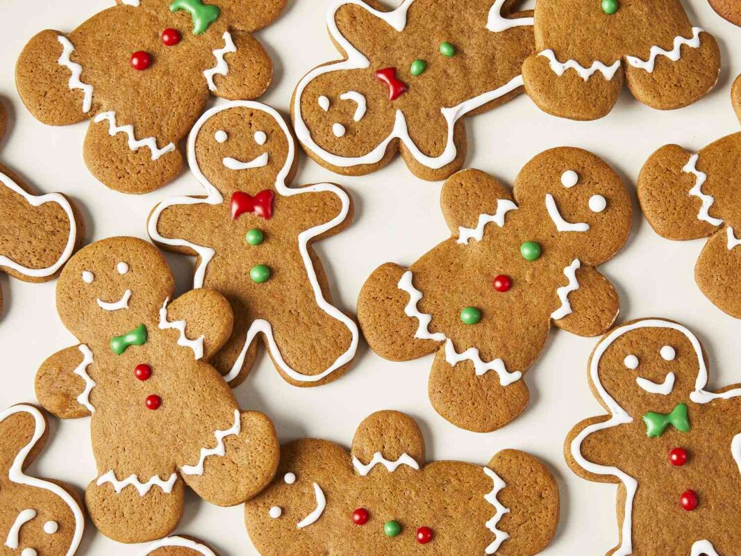 Decorated-Ginger-Bread-Cookies-diy-stocking-stuffers