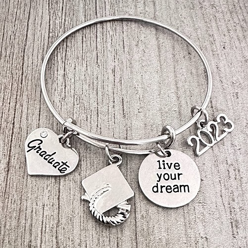 Graduation-charm-bracelet-personalized-graduation-gifts