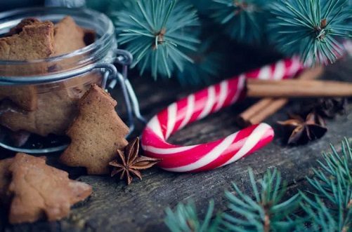 Homemade-Candy-Canes-diy-stocking-stuffers