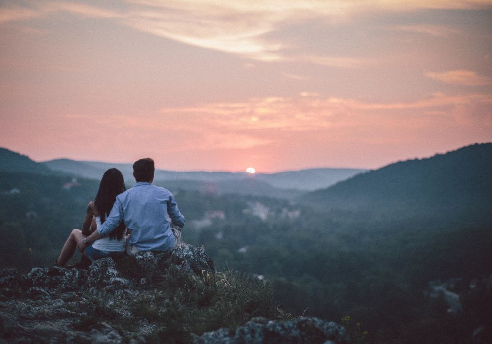 Watch-Sunset-Or-Sunrise-Together-Valentines-Day-Dates-for-Teenagers