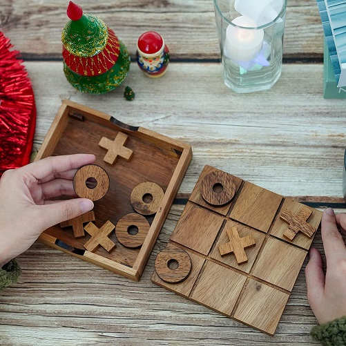 XOXO-wooden-board-game-gifts-that-start-with-x