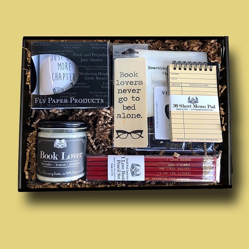 Book-Lover_s-Gift-Hamper-gifts-for-literature-lovers