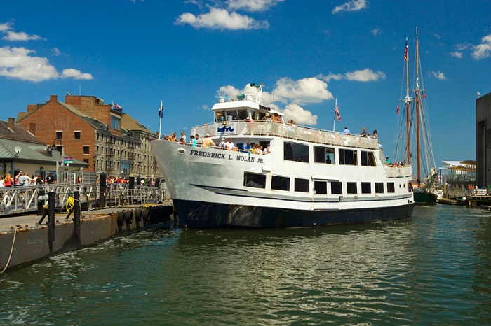 Boston Harbor Sightseeing Cruise experience gifts boston