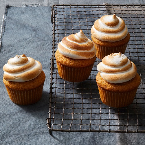 Sweet Potato Cupcakes with Toasted Ginger Meringue - Cute Thanksgiving Treats