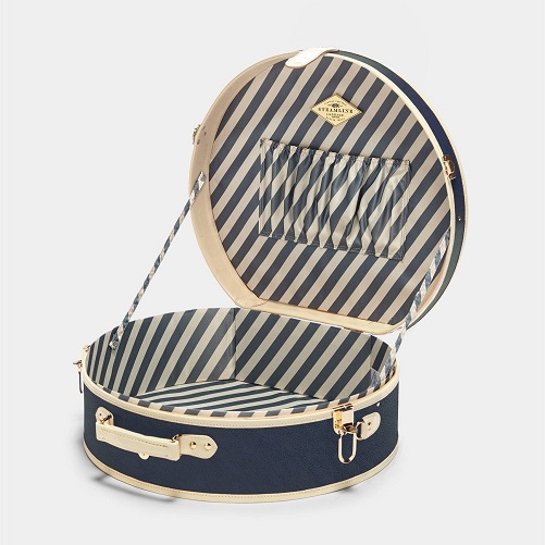 Deluxe Gourmet Hat Box gifts for your boyfriend's mom