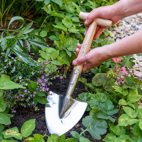 Burgon & Ball Perennial Spade garden gifts for dad