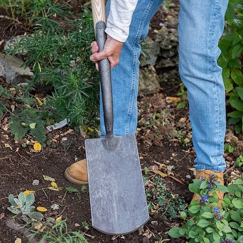 DeWit Solid Socket Spade garden gifts for dad