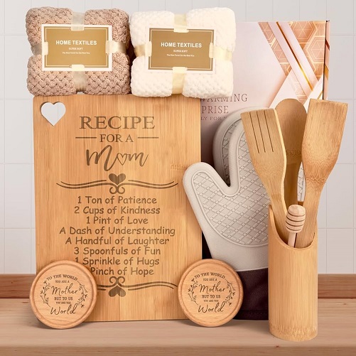 Mom’s Kitchen Essentials Gift Set gift ideas for boyfriend's mom